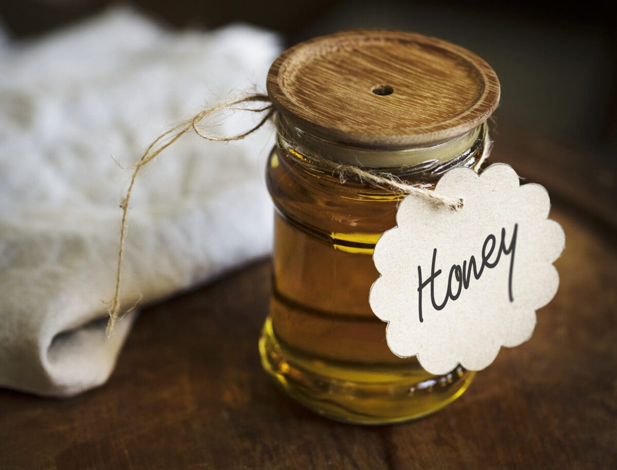 The Benefits of Manuka Honey Before Bed: Restful Sleep in a Jar